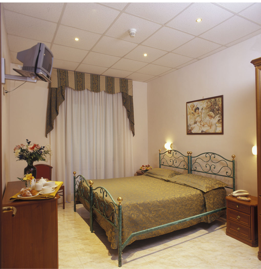 Hotel Oriente Roma Ngoại thất bức ảnh